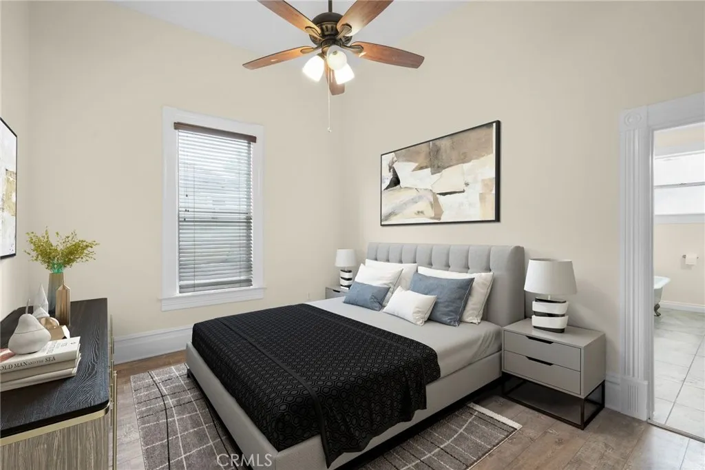 1598 W 36th Place, Los Angeles, California 90018 home-pic-15